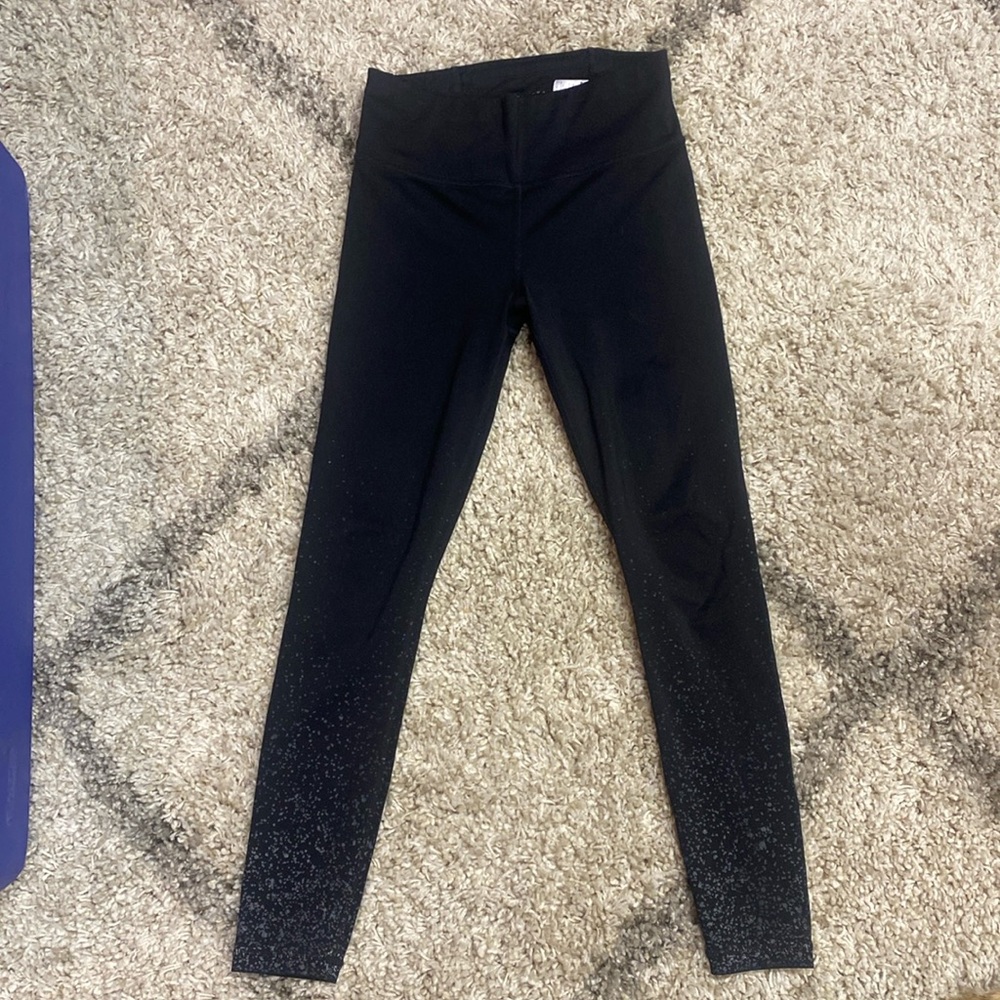 38 -Athleta contender splatter - black leggings 7/8